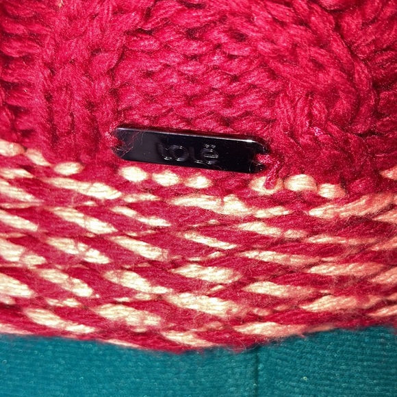 Lole toboggan. Good condition. Cable knit - Picture 2 of 4